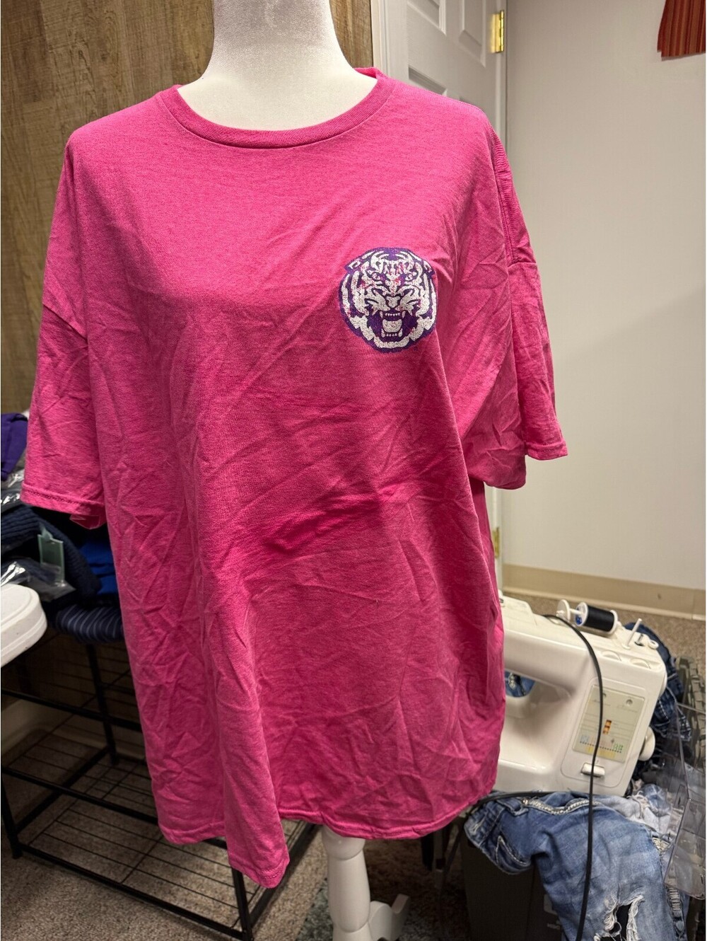 Fruit of the Loom LSU Tigers Pink Graphic T-Shirt 2XL